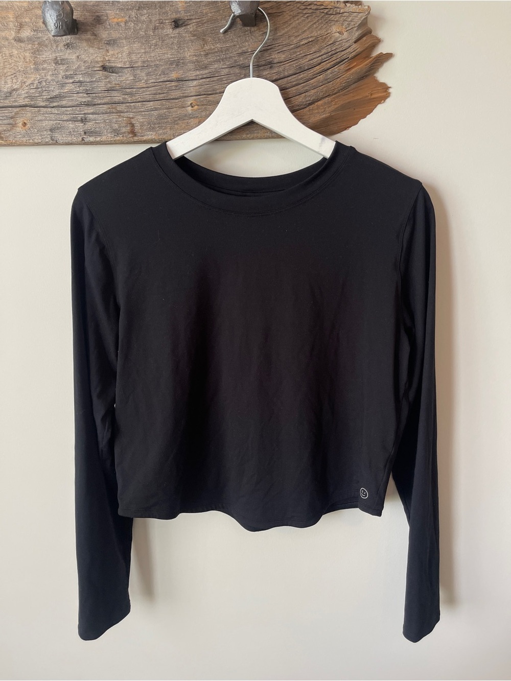Hollister Gilly Hicks Black Long-Sleeve Athleisure Tee
